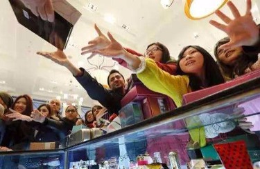透逼视频观看中国人依然爱赴日旅游 消费已由爆买转向网购